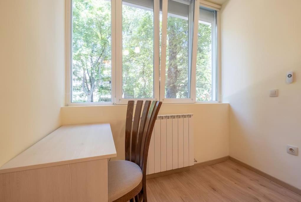 Top Location, Brand New 3 Bdrm Apt & Free Parking Sofía Exterior foto
